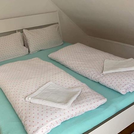 Pesti Apartmanhaz Buk Luaran gambar